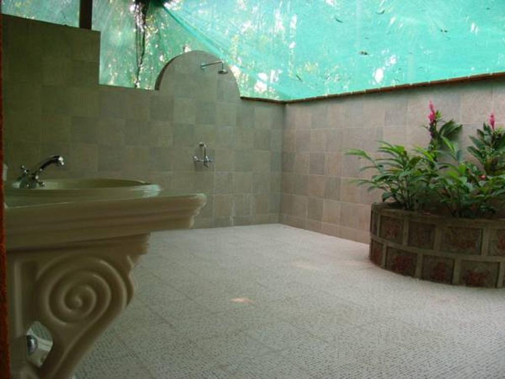 Dudhsagar Plantation Villa Cormonem Szoba fotó
